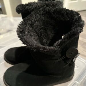 Cozy Black Women’s Boots